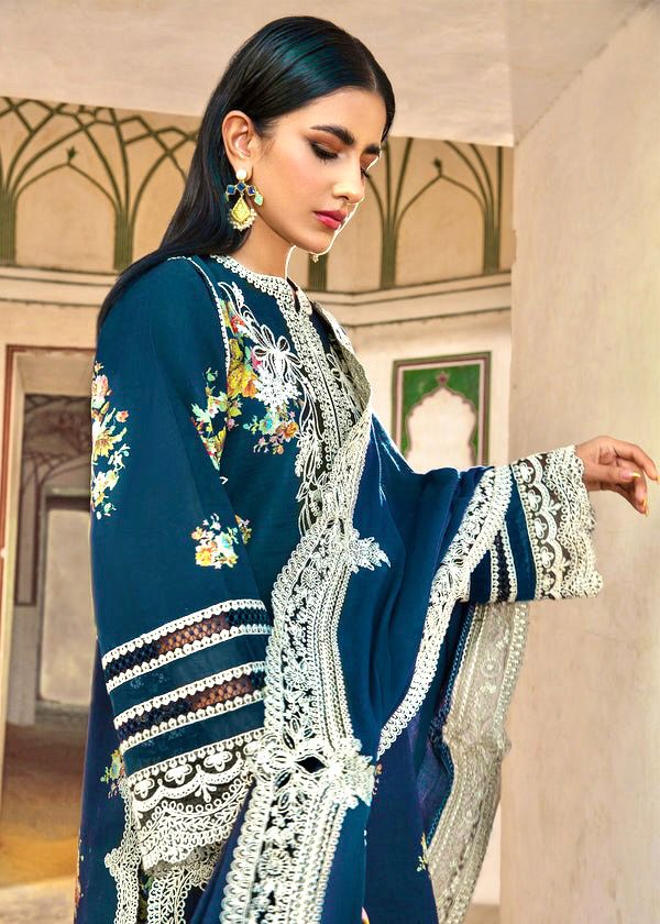 *_❄️WINTER COLLECTION ❄️_*
*ALHAMDULILAH*
*CRIMSON* 3pc Casual Winter Collection
CODE 7201