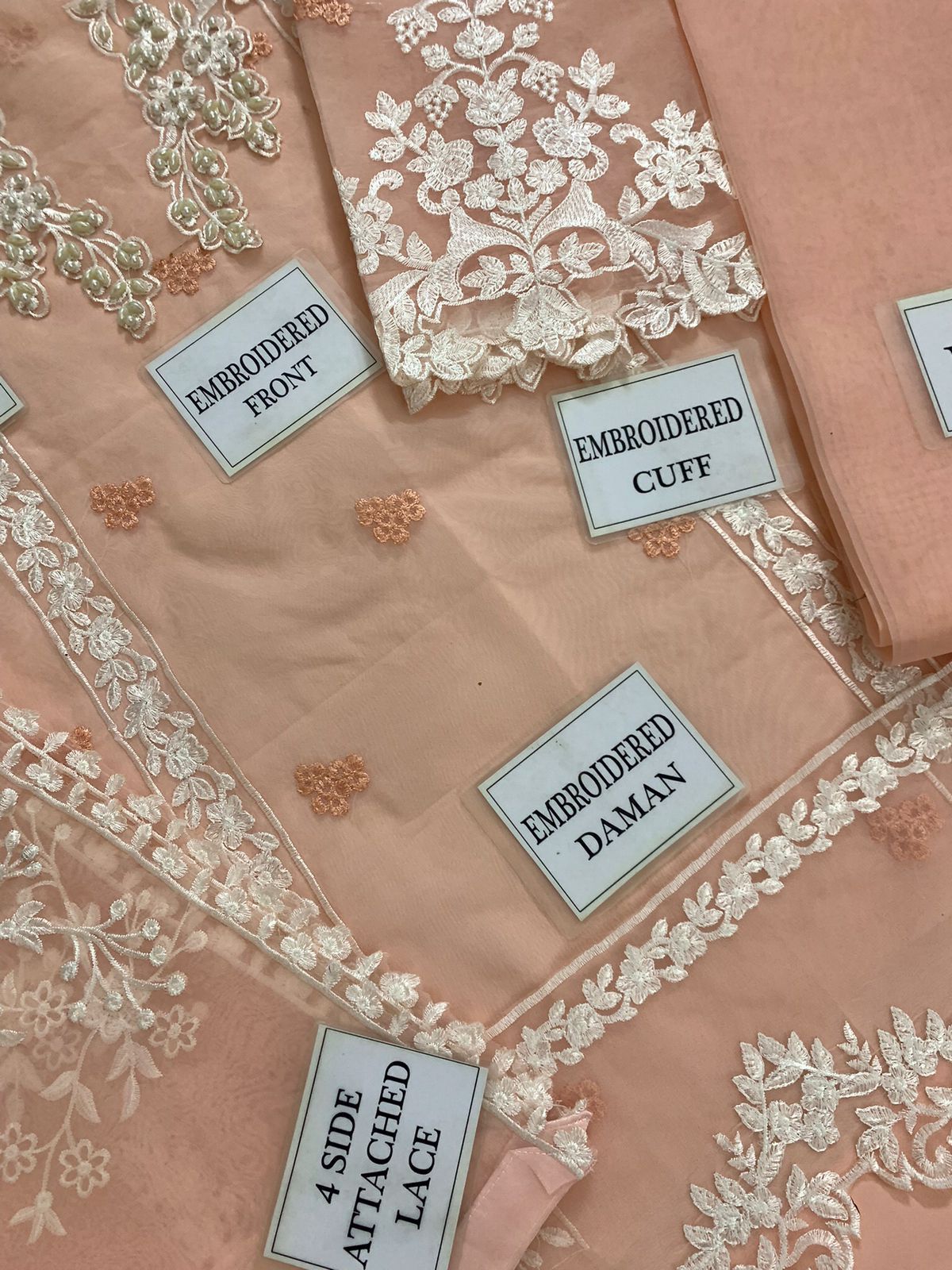 Brand :*AZURE*

FABRIC
(SHIRT)………….ORGANZA 
(DUPATTA)……. ORGANZA 
(TROUSER………MALAI